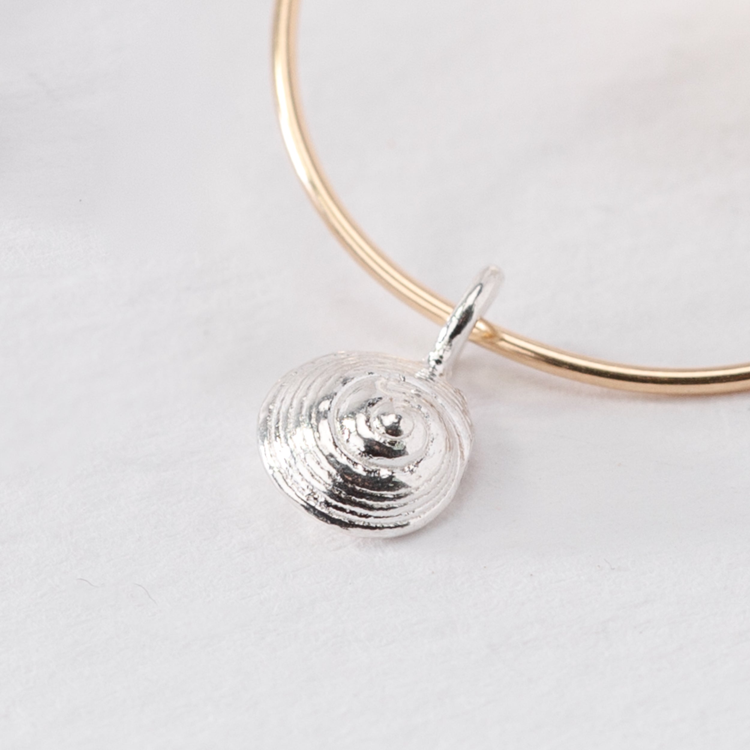 Small Salcombe Sea Shell Hoop Earrings (Gold)