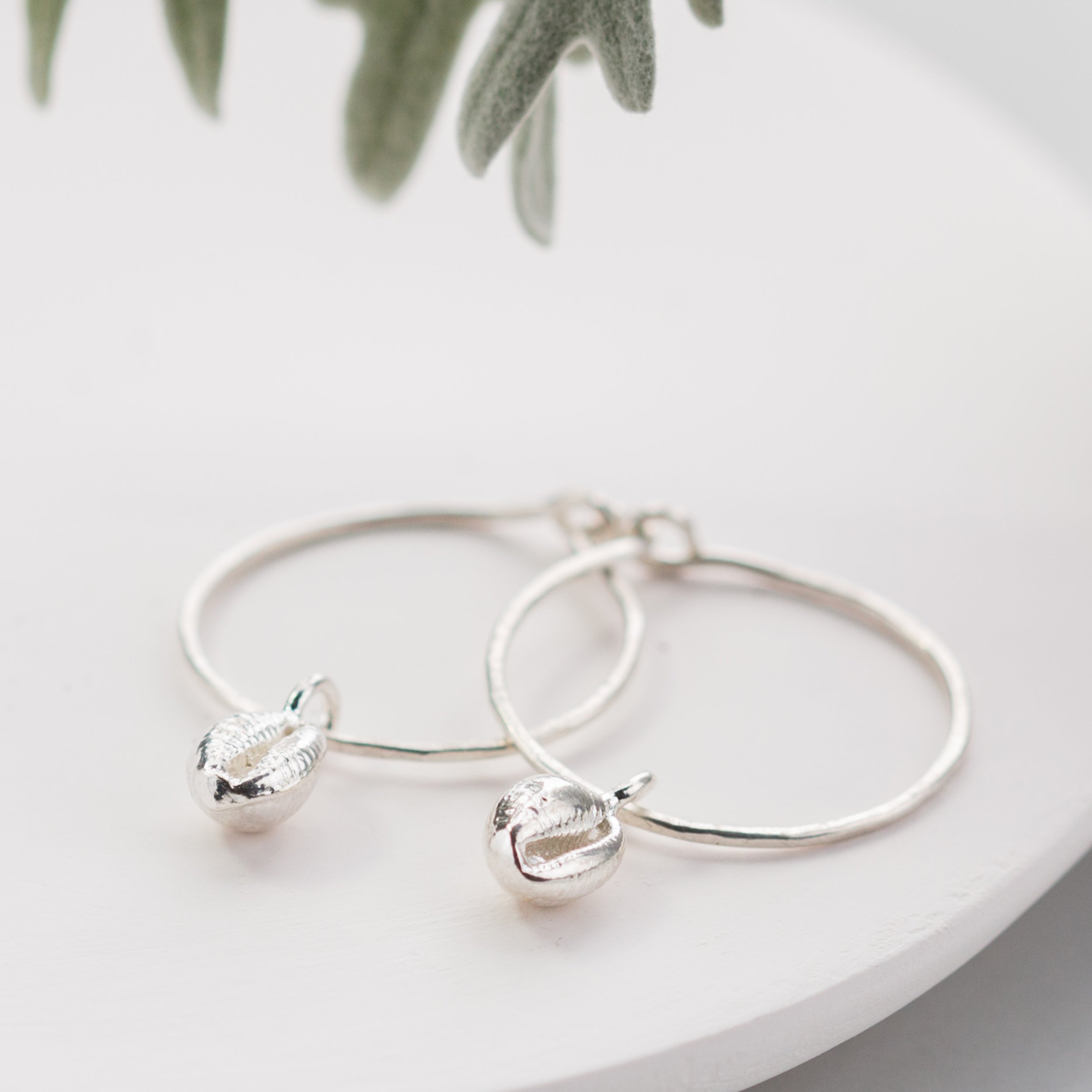 Small Salcombe Sea Shell Hoop Earrings (Silver)