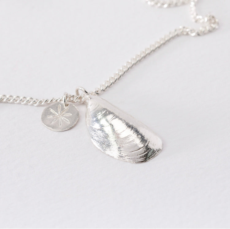 Mattiscombe Mussel Shell Necklace & Earrings Set